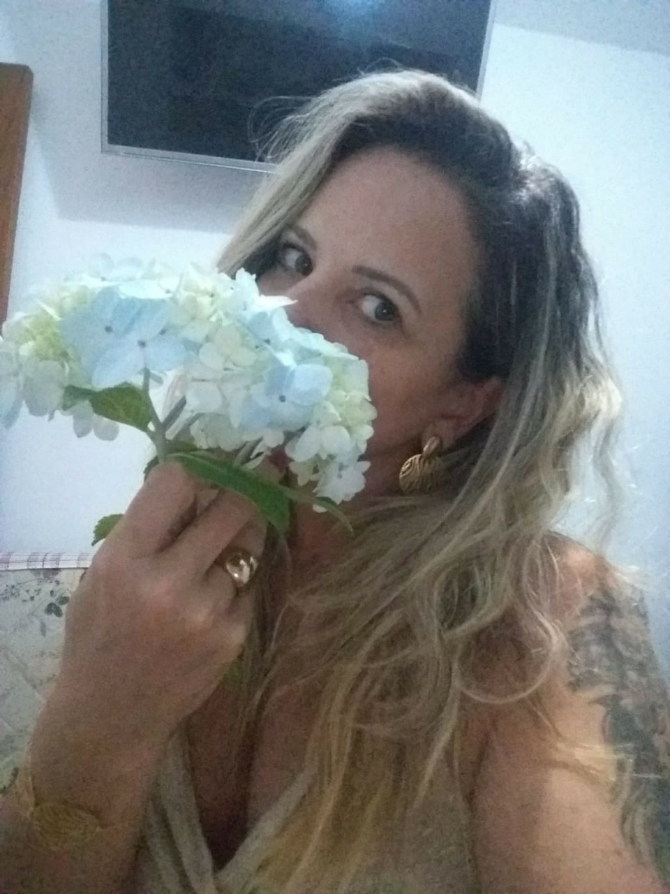 CLAUDIA OLIVEIRA